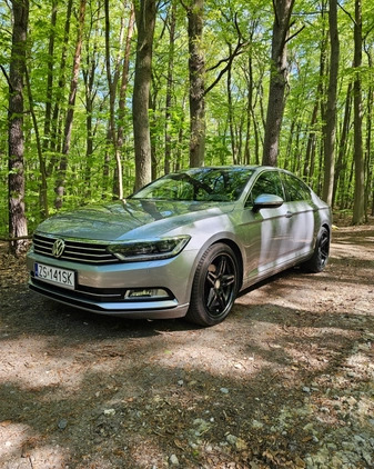 Volkswagen Passat cena 50000 przebieg: 249000, rok produkcji 2017 z Szczecin małe 277